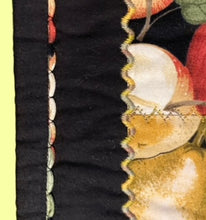 Load image into Gallery viewer, eBOOKLET: A DOZEN WAYS TO BINDS YOUR QUILTS