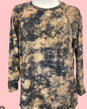 Load image into Gallery viewer, eBOOK: LIZ'S TOP 50 TIPS FOR SEWING GARMENTS WITH KNIT FABRICS