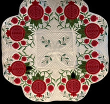 Load image into Gallery viewer, eBOOKLET: A DOZEN WAYS TO BINDS YOUR QUILTS