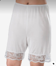 Load image into Gallery viewer, JOIN THE SHORTIE LEGGING TREND - LEARN TO SEW YOUR OWN!