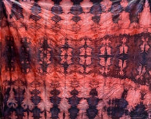 Load image into Gallery viewer, ICE OR SNOW DYEING FABRIC - EBOOKLET OF HOW TO DO THIS.