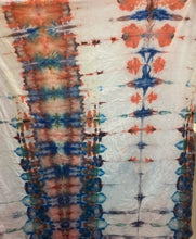 Load image into Gallery viewer, ICE OR SNOW DYEING FABRIC - EBOOKLET OF HOW TO DO THIS.