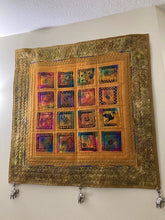 Load image into Gallery viewer, eBOOKLET: A DOZEN WAYS TO BINDS YOUR QUILTS