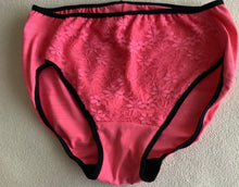 Load image into Gallery viewer, SMOOTHIE PANTIE PATTERN - free shipping within Canada