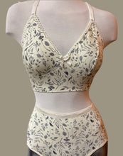 Load image into Gallery viewer, SEWING COACHING with Liz: One-on-one or small group sessions.