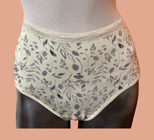 Load image into Gallery viewer, SMOOTHIE PANTIE PATTERN - free shipping within Canada
