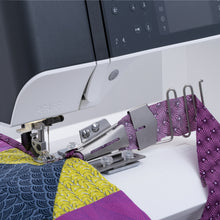 Load image into Gallery viewer, eBOOKLET: A DOZEN WAYS TO BINDS YOUR QUILTS
