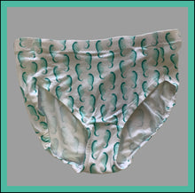 Load image into Gallery viewer, PANTIE PATTERN - FREE shipping within North America!
